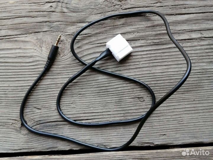 Кабель AUX Toyota