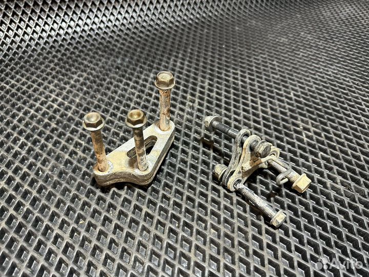 Крепления двигателя Honda XR 250 R MD30 03-07