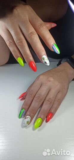 Мастер по маникюру