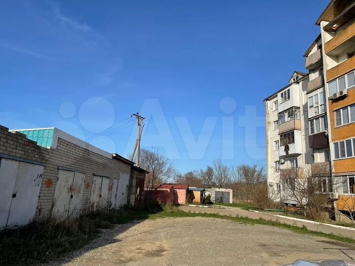 Гараж, > 30 м²
