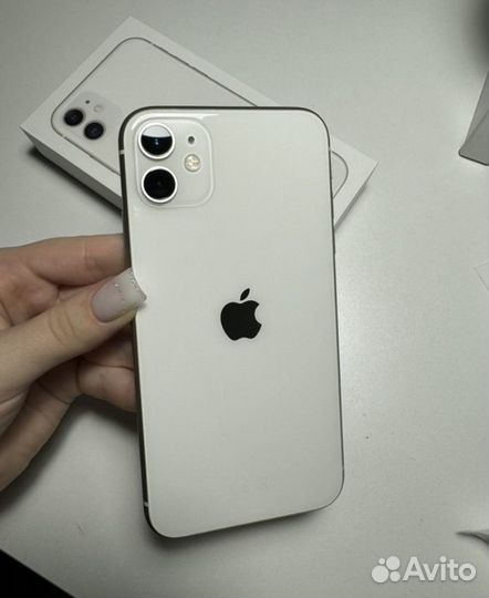 iPhone 11, 64 ГБ