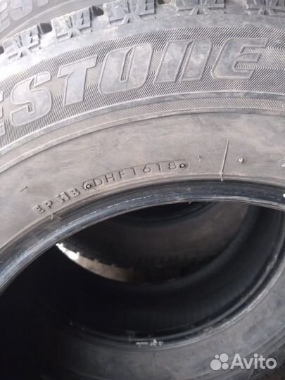 Bridgestone Blizzak Revo1 215/65 R16