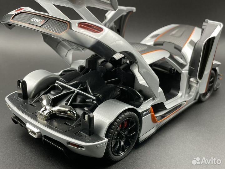 Модель автомобиля Koenigsegg One:1 металл 1:24