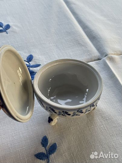 Шкатулка, сахарница гжель