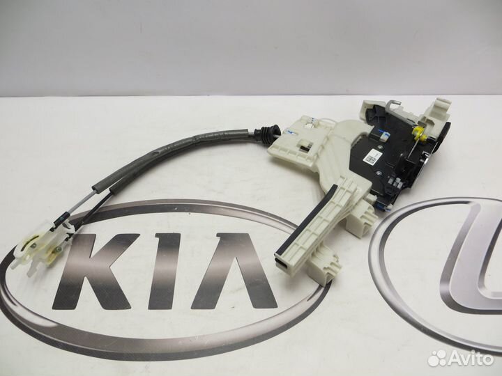 Замок двери передний левый Hyundai Santa Fe 4