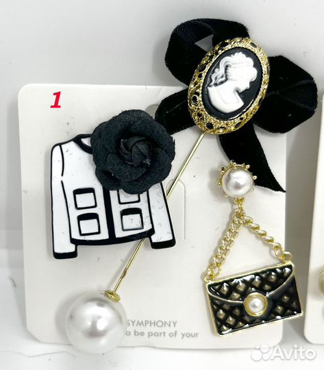 Брошь в стиле Шанель