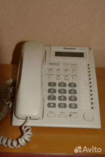 KX-T7730 Аналоговый системный телефон