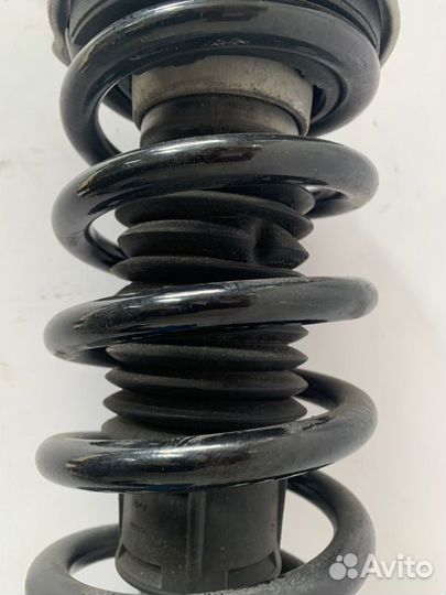 Стойка амортизатора передняя правая Mercedes