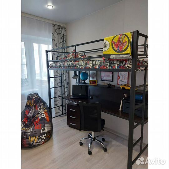 Кровать-чердак лофт с компьютерным столом и тумбой