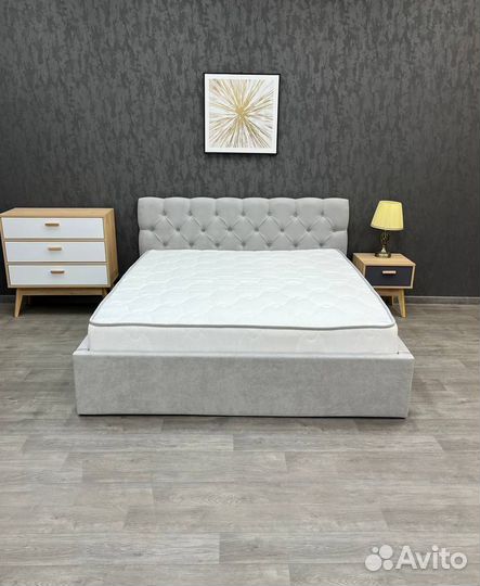 Кровать с матрасом двухспальная
