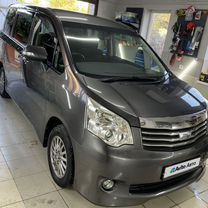 Toyota Noah 2.0 CVT, 2012, 198 200 км, с пробегом, цена 1 670 000 руб.