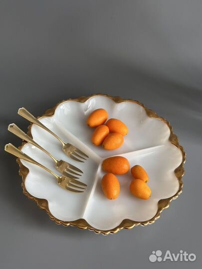 Менажница из молочного стекла франция винтаж