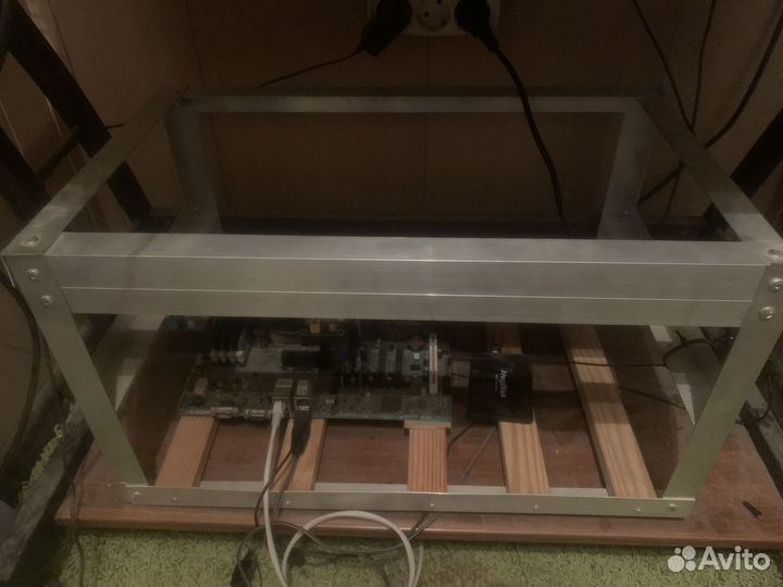 Корпус для майнинга на 4 карты