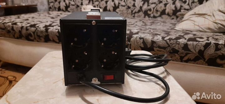 Стабилизатор напряжения Ippon AVR-2000