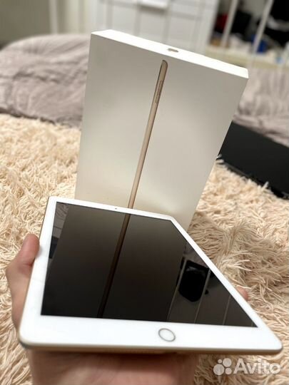 iPad 5 128gb (чехол, шнур зарядки, коробка)