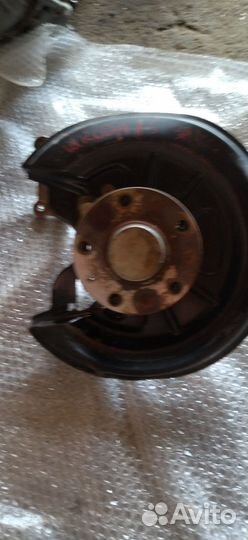 Кулак задний правый/левый Skoda Octavia A5