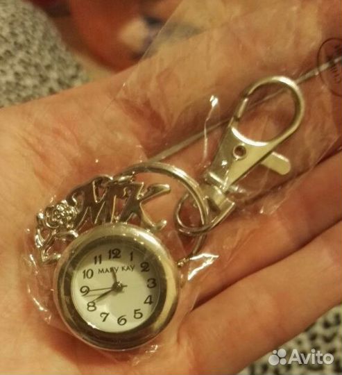 Часы-брелок Mary Kay