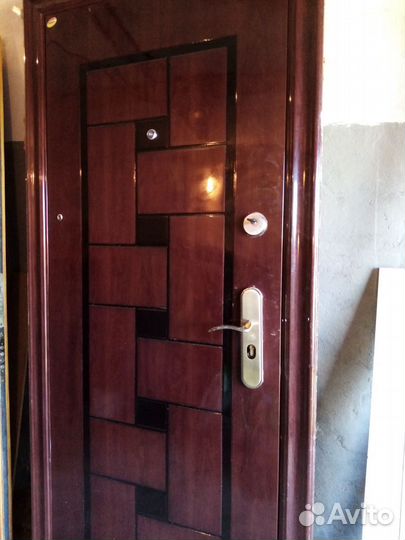 Продам металлические двери