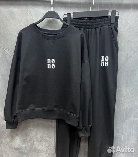 Спортивный костюм женский