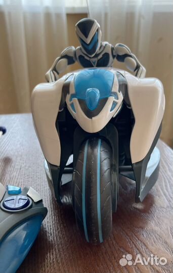 Мотоцикл на радиоуправлении Max Steel