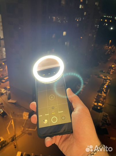 Кольцевая лампа на телефон. Кольцо для селфи