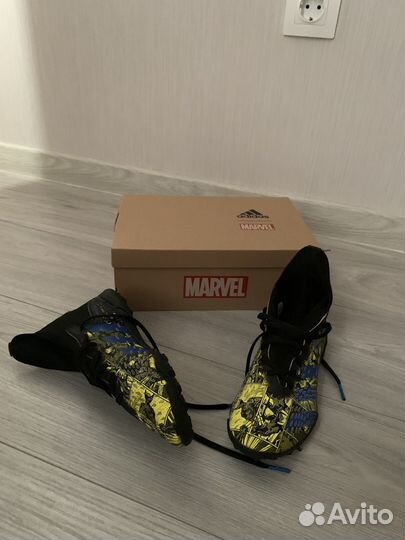 Футбольнын сороконожки adidas predator marvel