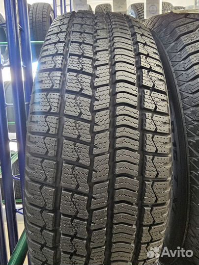 Double Coin DW-300 215/55 R17 98V