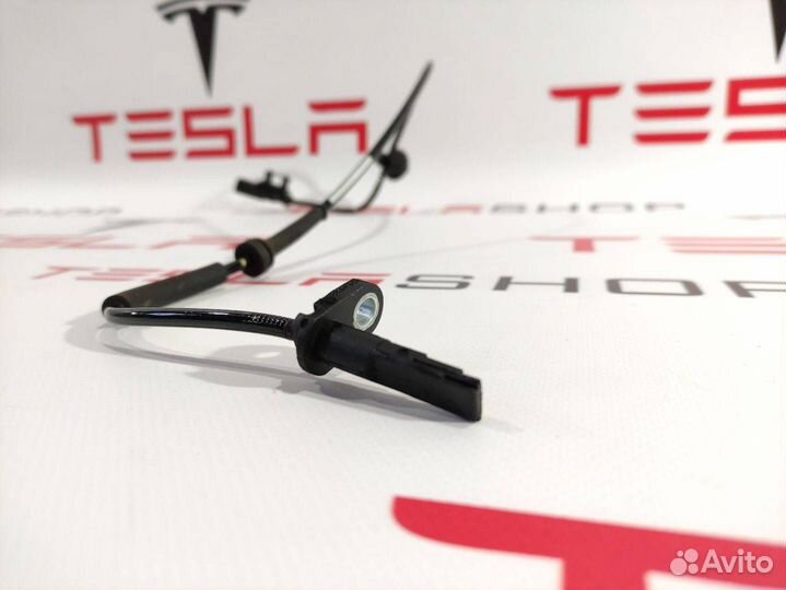 Датчик ABS задний правый Tesla Model S рест. 2016