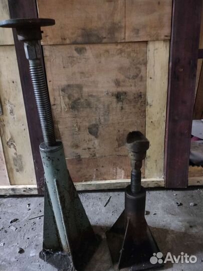 Винтовой упор, домкрат