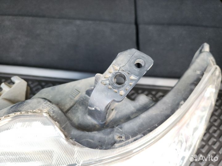 Фары на nissan patrol y62