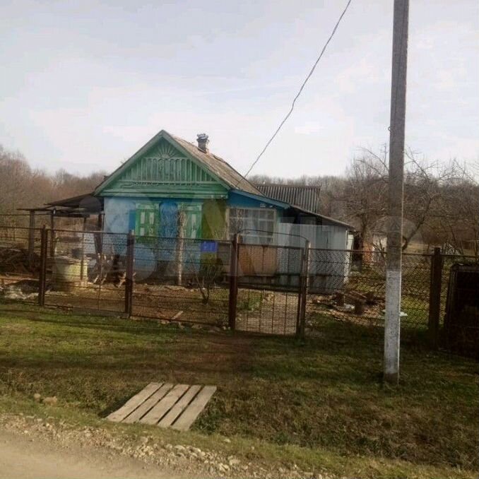 Дома хуторе Новоивановский Северский район.
