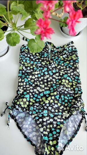Купальник слитный новый