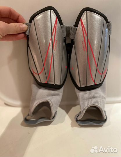 Щитки футбольные детские nike