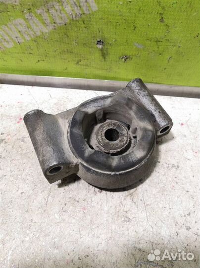 Опора кпп левая Ауди 80 90 Б3