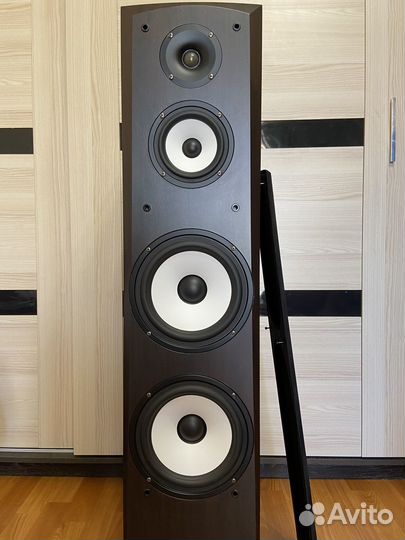 Большие акустические колонки akira