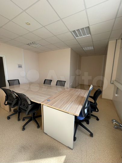 Помещение 697.8 м², 428/м2