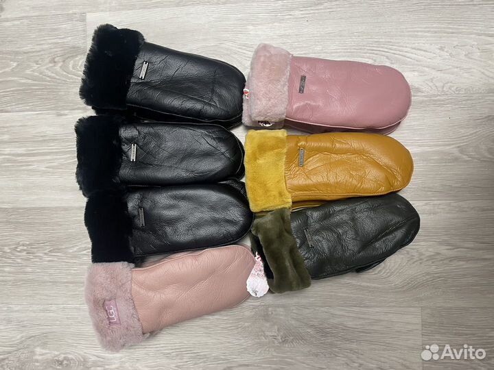 Варежки женские