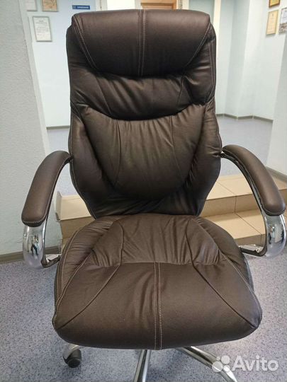 Перетяжка офисных кресел,стульев натуральной кожей