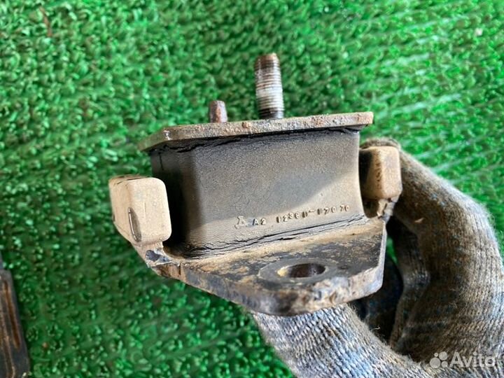 Подушка двигателя Toyota Land cruiser, Lx470