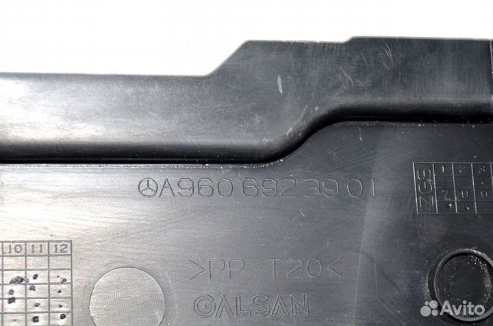 Крышка стойки A, правая mercedes-benz Actros MP4 2