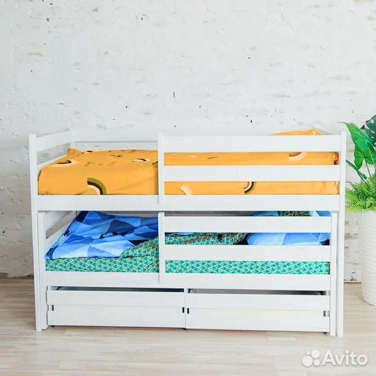 Кроватка выдвижная из массива для малыша матрешка