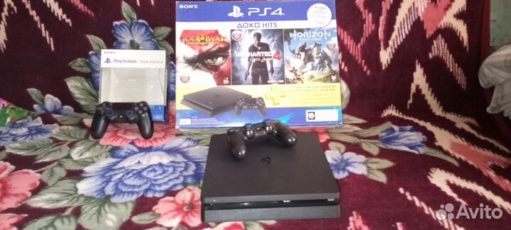 Продам PlayStation 4