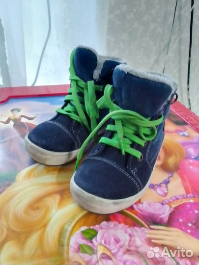 Утеплённые ботинки