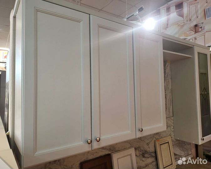 Кухонный гарнитур готовый из салона