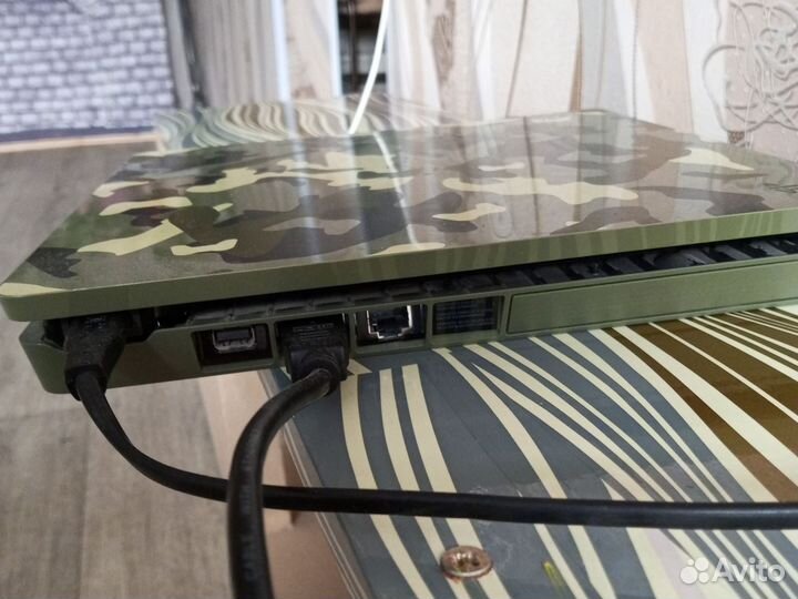 Игровая приставка ps4 slim