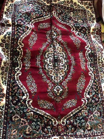 Ковер шерстяной новый