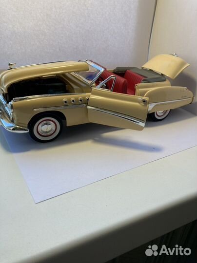 Модель Buick Roadmaster 1949 1/18
