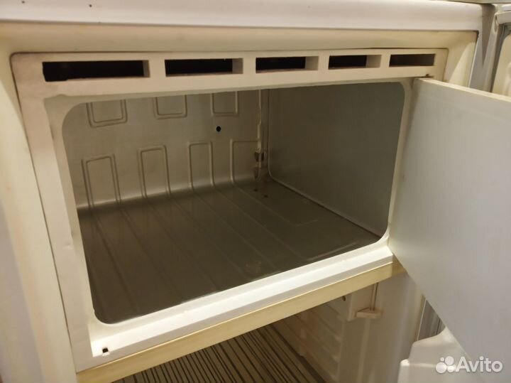 Холодильник Чинар-3