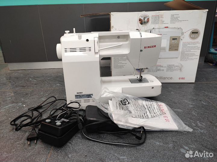 Швейная машина Singer 6180