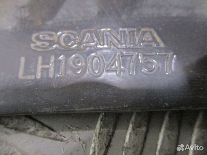 Кронштейн противооткатного упора левый Scania 1904